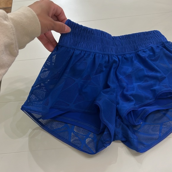 Lululemon shorts - Picture 3 of 12